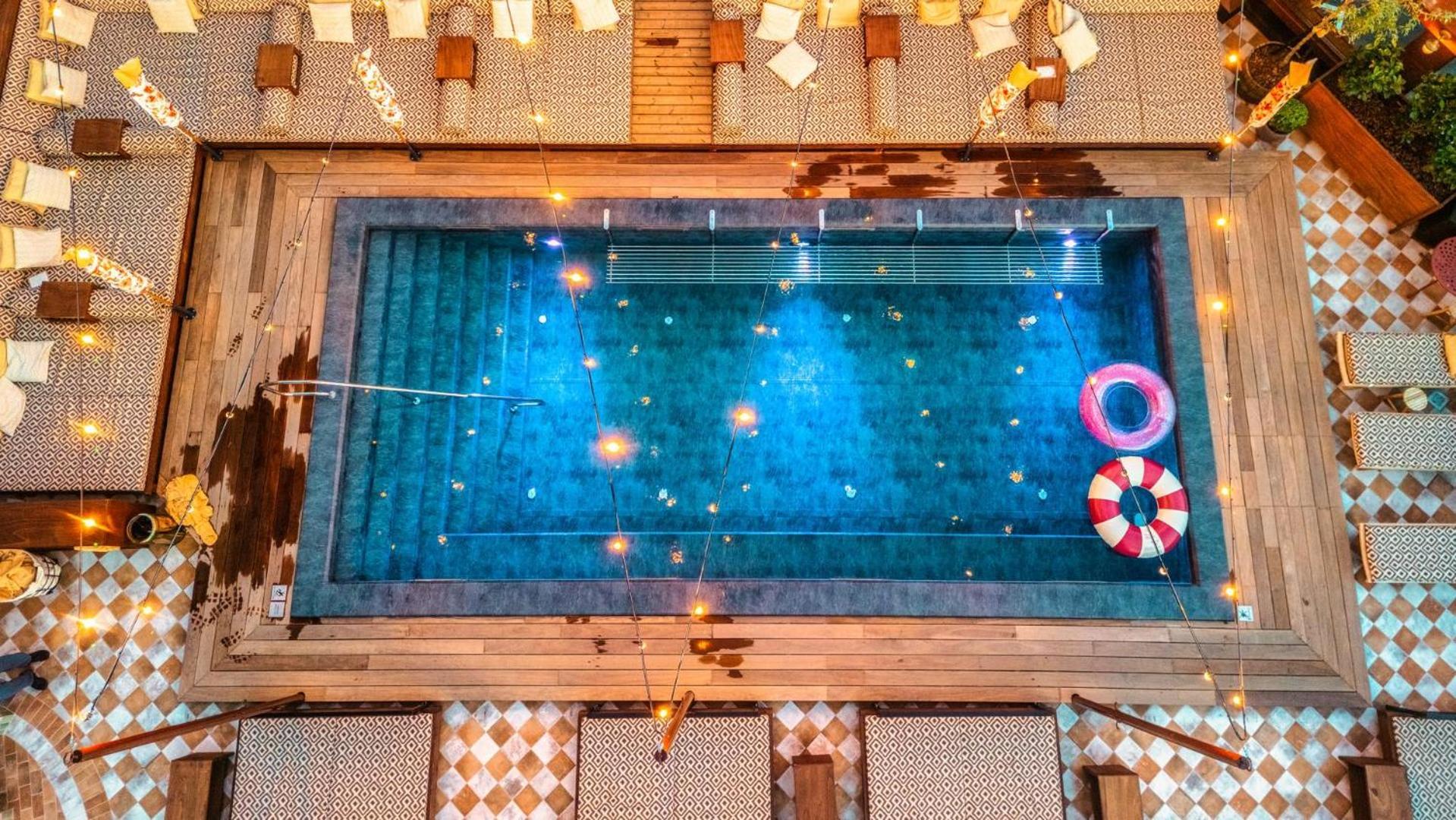 Jacyz Hotel Gotemburgo Exterior foto The swimming pool at the hotel